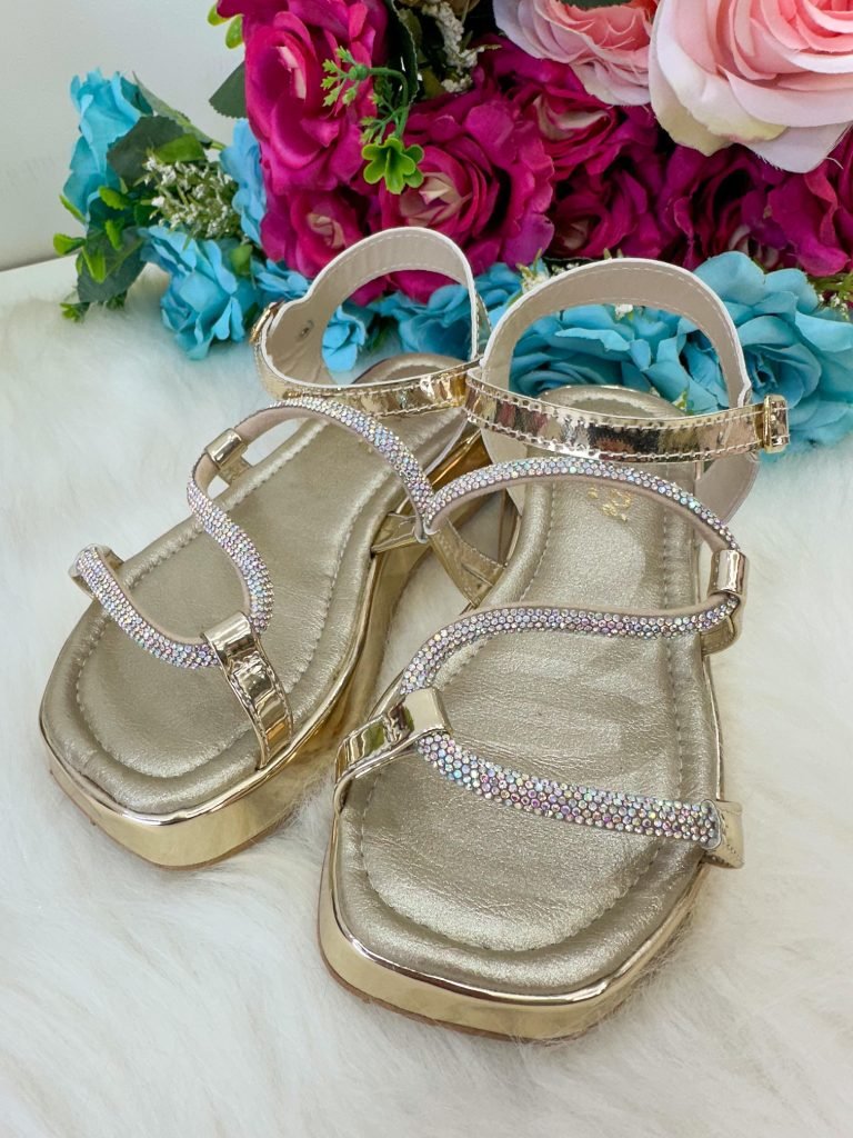 Sandália Doce Pe Verniz Dourada Lilia