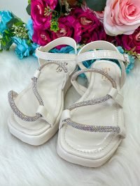 Sandália Doce Pe Verniz Off/ Marfim Lilia