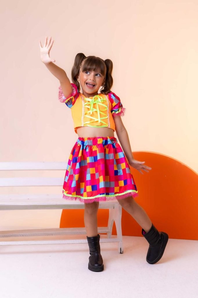 Conjunto Junino Banana Club Luxo Manu Laranja Neon