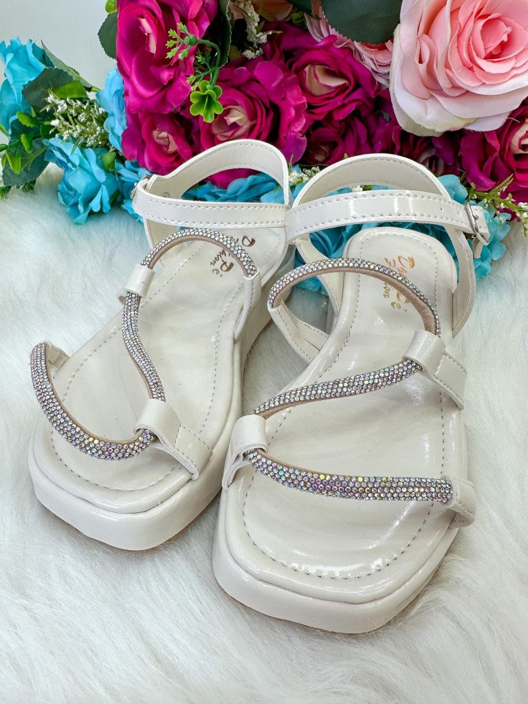 Sandália Doce Pe Verniz Off/ Marfim Lilia