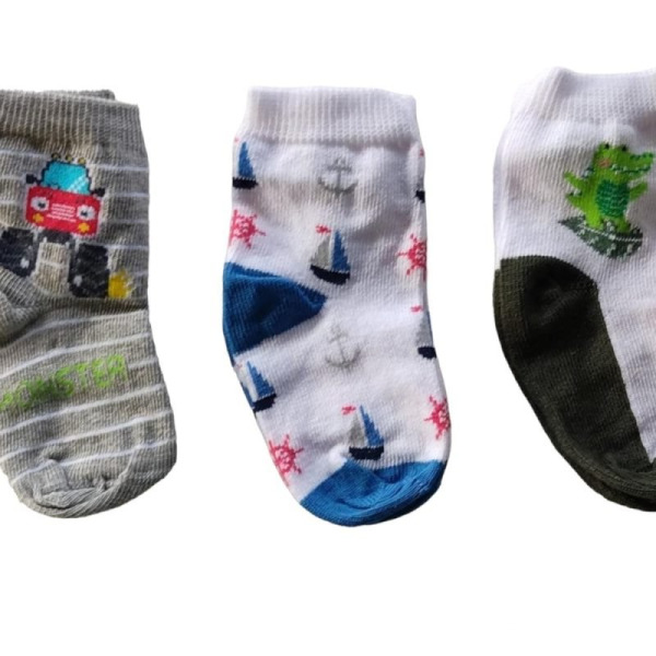 Kit Com 3 Pares de Meias Cores Mescladas e Desenhos Bebê